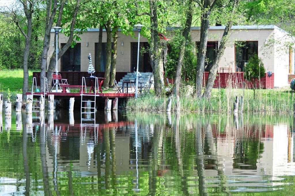 Dom Nad Jeziorem Gwiazda Wojcin  Bagian luar foto